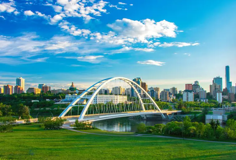 Image of the Edmonton city skyline